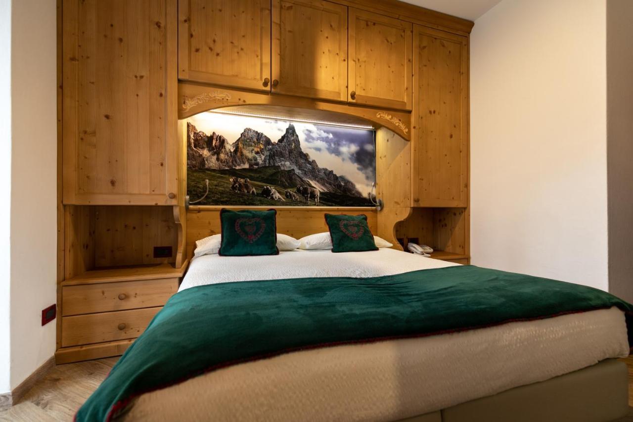 Hotel Isolabella Wellness Фиера ди Примиеро Екстериор снимка