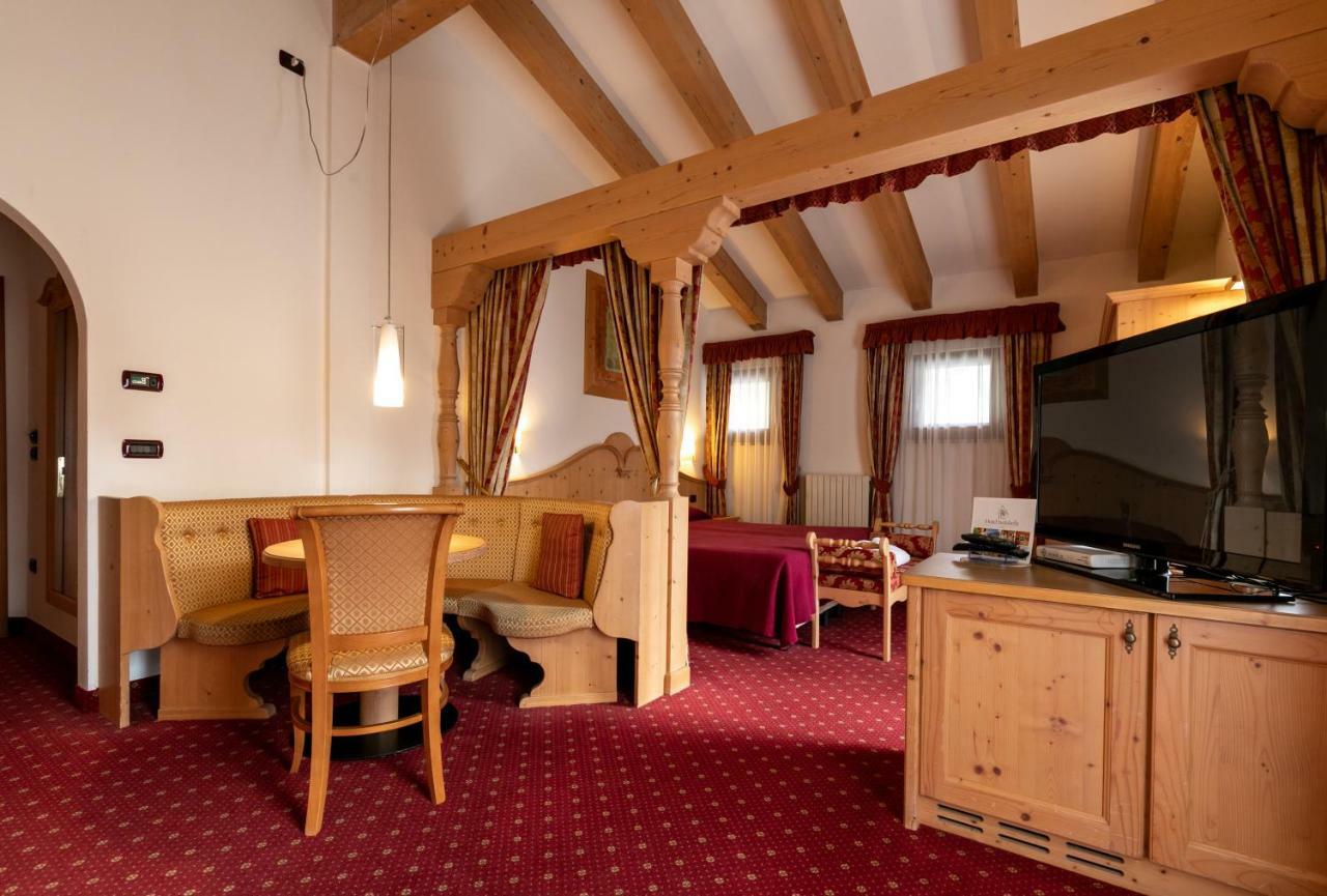 Hotel Isolabella Wellness Фиера ди Примиеро Екстериор снимка