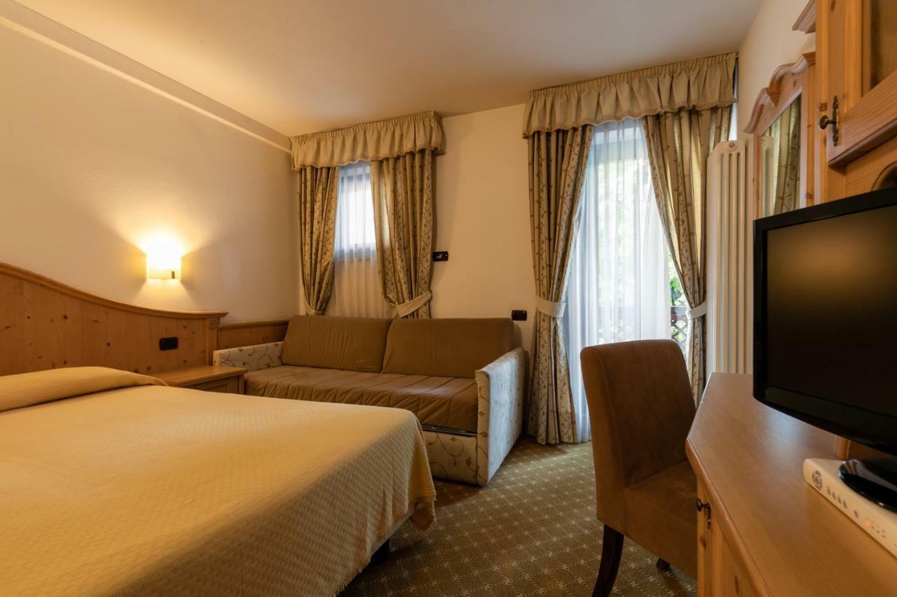 Hotel Isolabella Wellness Фиера ди Примиеро Екстериор снимка